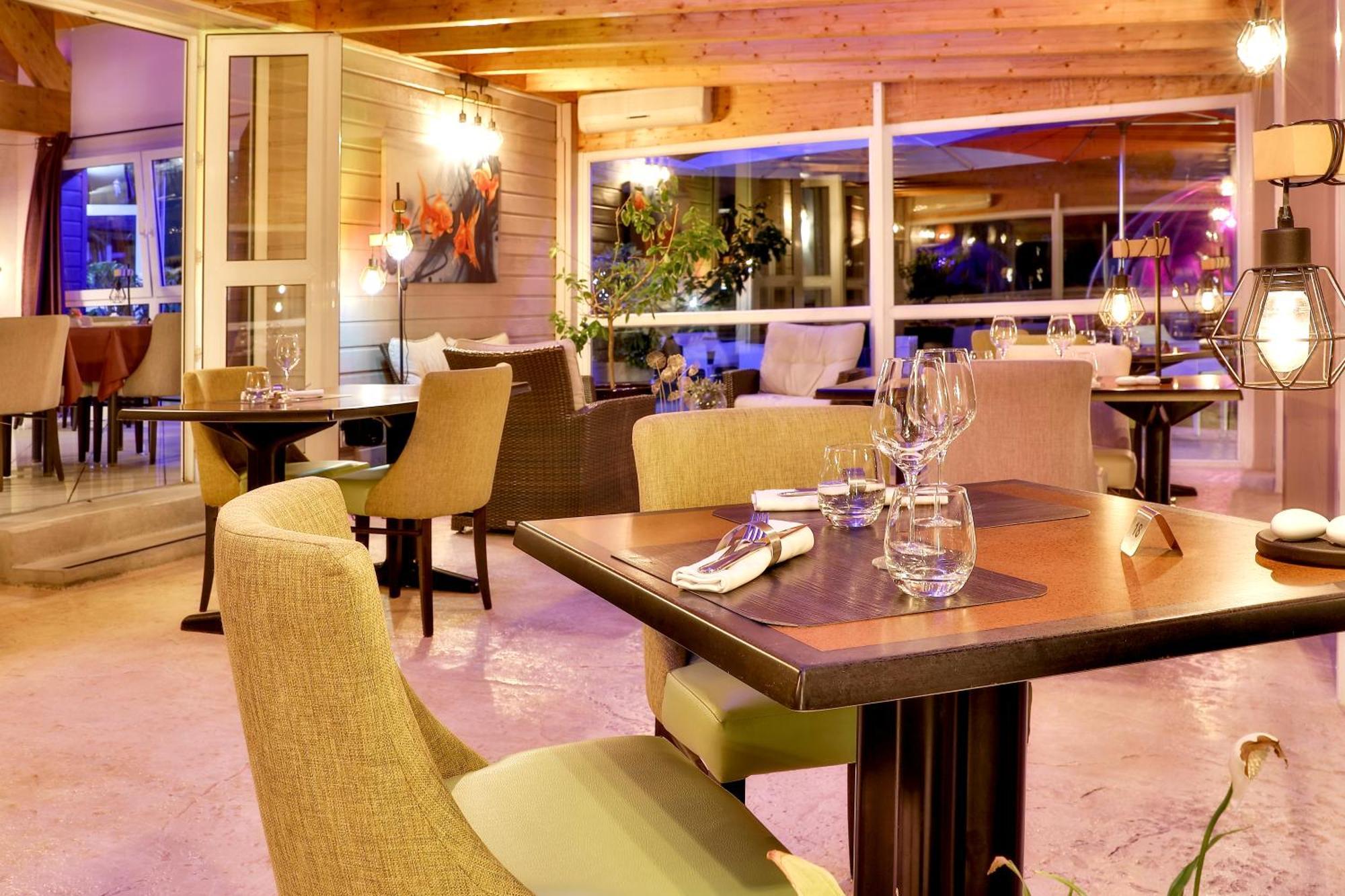Hotel-Restaurant Logis Europa Maussac Εξωτερικό φωτογραφία